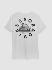 Camiseta branca Weedz Apparel streetwear e beachwear